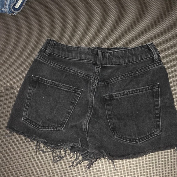 Black high waisted Ripped shorts - Picture 2 of 2